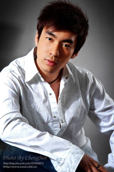 资料:《不思议的旅程》演员-张胤哲饰村正