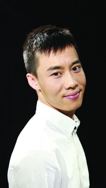 资料:话剧《杀-闪-桃》演员-王虎