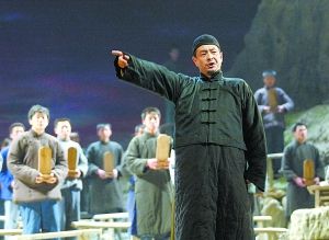 由孟冰编剧的话剧《白鹿原》剧照