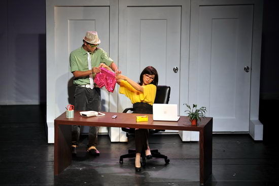 《桃色办公室》剧照(李晏/摄)