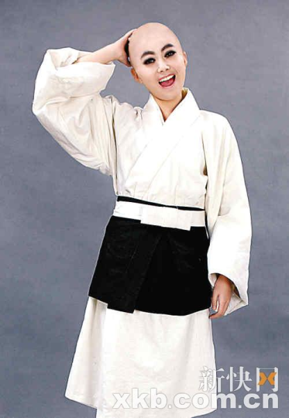 由女生反串的“一休哥”要比原版动画中的更娇俏可爱