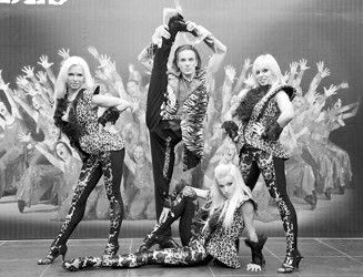 俄罗斯托迪斯舞团昨在上海 实习生 徐思涵 本报记者 郭新洋 摄