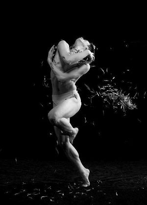 　舞蹈《野草》剧照