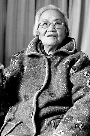 著名表演艺术家、北京人民艺术剧院离休干部叶子