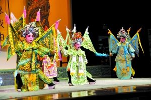 小朋友表演赢来观众大呼过瘾。