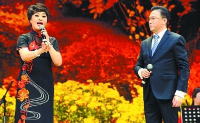 刘子微联袂谭孝曾演唱《四郎探母·坐宫》选段  记者熊波摄