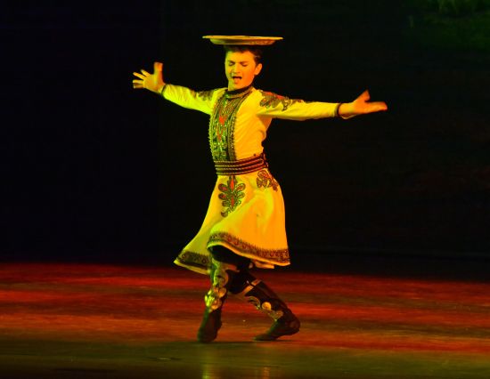 舞蹈《盘子舞》玉米提表演