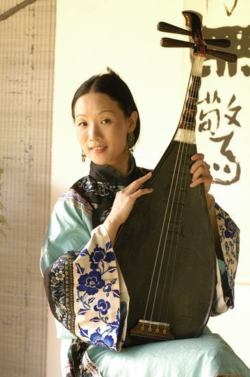 南音艺术家王心心清装照  许培鸿 图