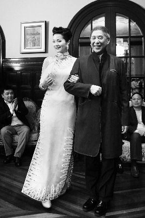 此次扮演尹雪艳的，是并不太出名的本土演员黄丽娅(左) 早报记者 高剑平 图