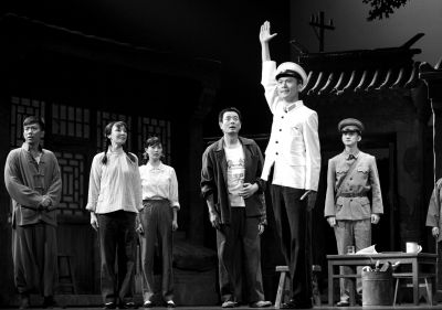 话剧《小井胡同》场景。