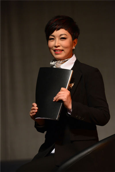 龚丽君《正南正北一条街》:当代戏不藏拙