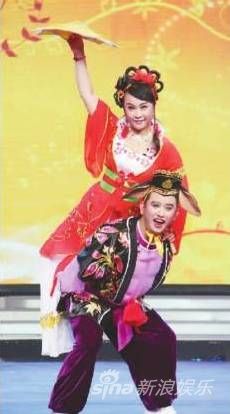 二人转《猪八戒拱地》剧照