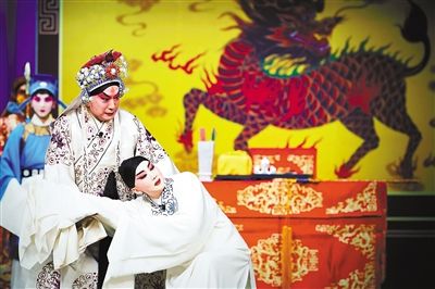 七旬高龄的叶少兰在《谢瑶环》中为当红青衣丁晓君跨刀