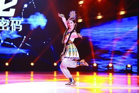 古丽米娜展民族风情