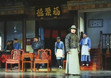 杨立新《天下第一楼》（资料图）