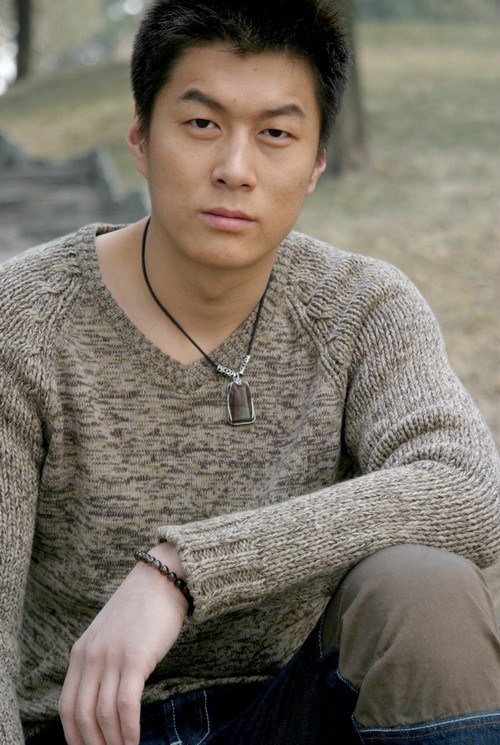 图文:舞台剧《疯狂的石头》主创-主演:周大勇