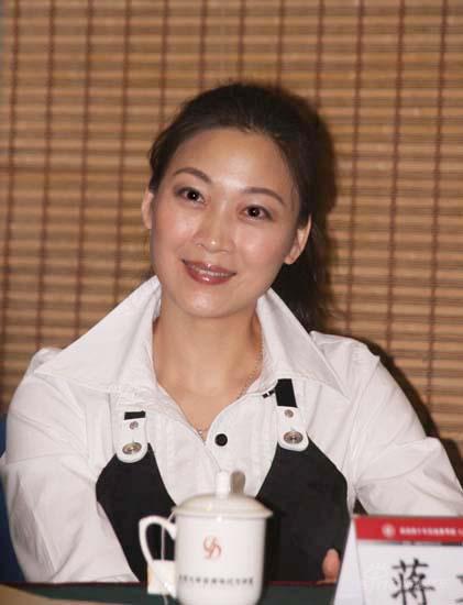 图文:《山乡风云》登陆北大-主演蒋文端