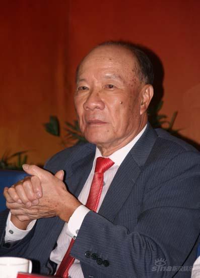 图文:《山乡风云》上演-广州市前市长黎子流