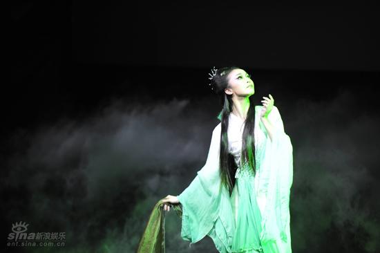 图文:《绝代佳人》剧照--西施浣纱