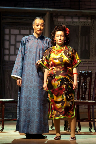 图文:话剧《四世同堂》-冠晓荷与大赤包