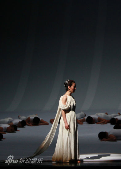 图文:《安提戈涅》剧照-意境简洁