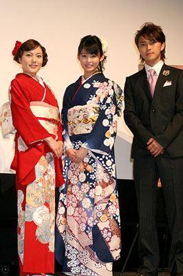 吉祥天女首映铃木杏反屋唯香互相称赞图