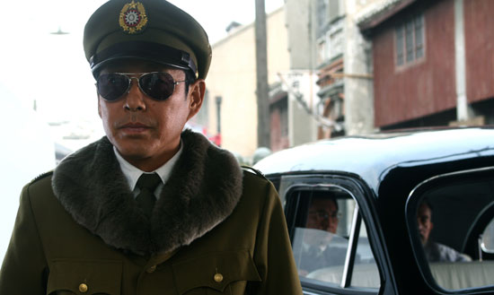 陈道明饰演阎锦文