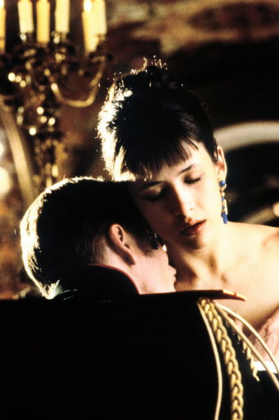 1997年《安娜·卡列尼娜》剧照。女主角由法国女星苏菲·玛索饰演 