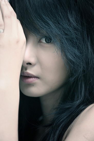 朱虹首度突破尺度性感演绎意乱情迷图