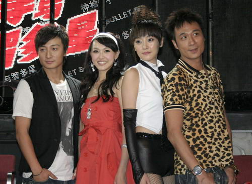 唐嫣芭比装亮相《神枪手与智多星》发布会(图)