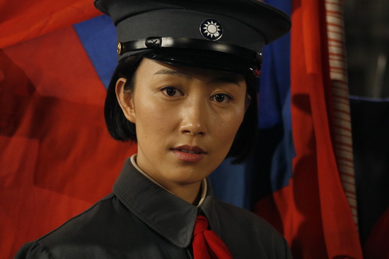 众多知名艺人联袂主演的作品真实地再现了南昌起义的回肠荡气,丁柳元