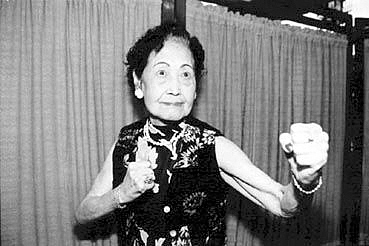 中国第一女侠钱似莺辞世 孙子洪金宝内地悼念