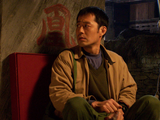 电影纷纷亮相银幕,值此群雄纷争硝烟四起之势,国产影片《亲兄弟》带着