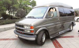 发哥的百万防爆车