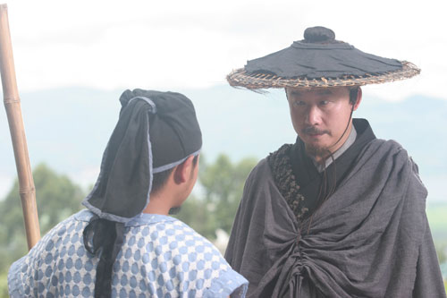 刘桦《十全九美》中苦学"斗鸡眼"(图)