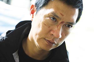 张家辉为拍《证人》险些失明(图)