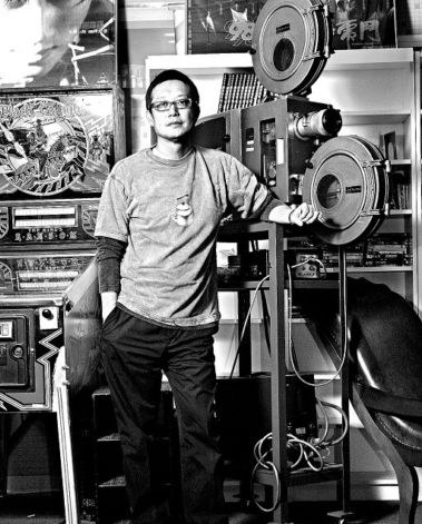 老板说要拍文艺片;而当年《龙凤斗》上映遭到影评人批评时,杜琪峰回应