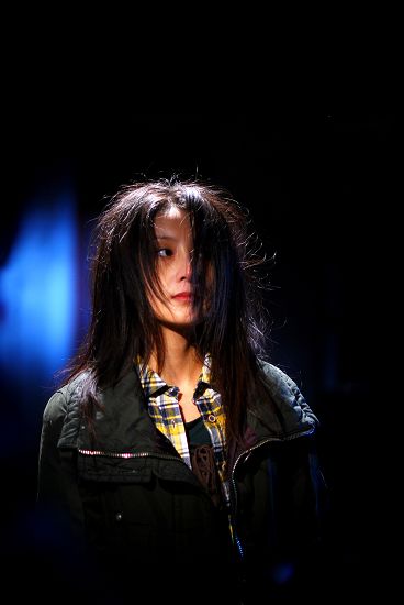 甘薇《机器侠》中演"女丐"一星期洗次头(图)