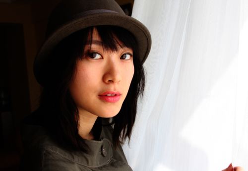 女主角黄璐为了演好剧中的摄影师,不时向剧组摄影工作人员讨问,同时