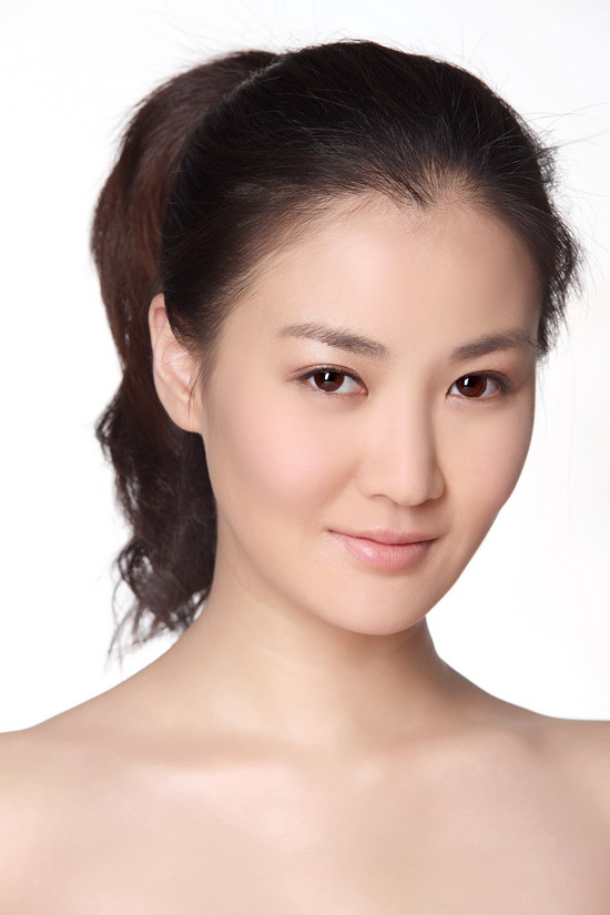 张旸参演《夜与雾》 被许鞍华导演感动(图)