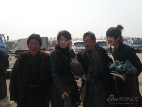 片中的女大学生群众演员