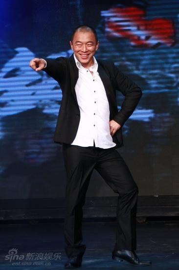 《铁人》首映马苏爆料 黄渤现场大秀霹雳舞(图)