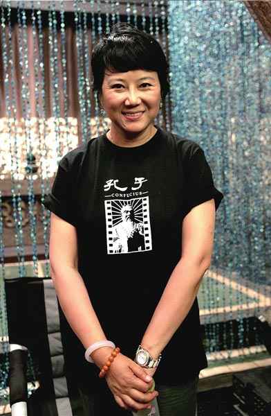 《孔子》片场留影,心情不错,看来电影摄制顺利 胡玫导演大片《孔子》