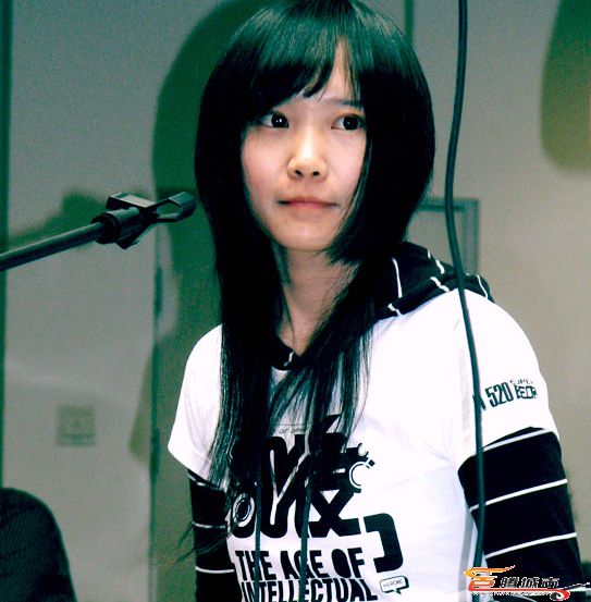 邵夷贝3分钟写好"麦兜歌"