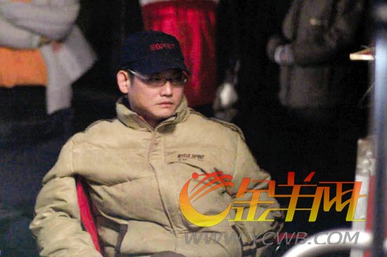 钱文锜在片场