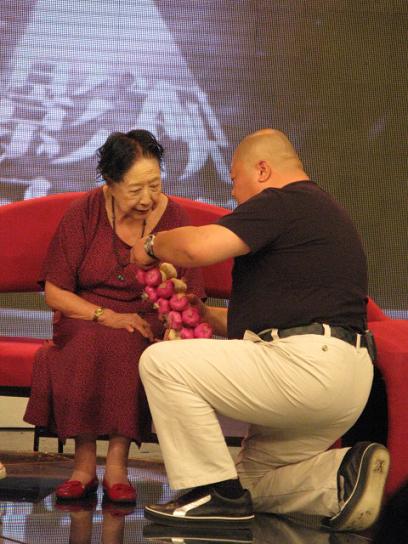《万家灯火》国庆上映 金雅琴要刘金山做女婿