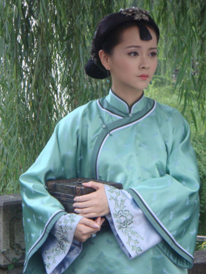 《大丫鬟》热拍 邓莎大胆出演美丽孕妇(图)