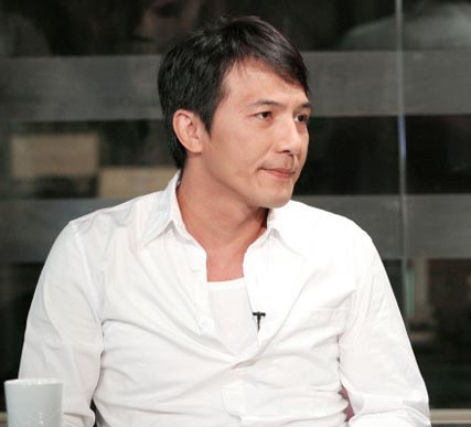 据香港媒体报道,早前摘得台湾电影金马奖的戴立忍,是桂纶镁的男友,他