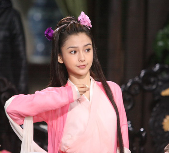 《花田囍事2010》 新浪娱乐讯 angelababy,周秀娜,文咏珊,瑶瑶等知名