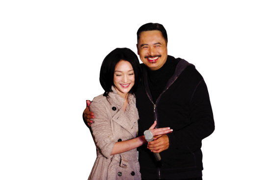 《孔子》北京举行首映礼 周润发又亲又嗅周迅